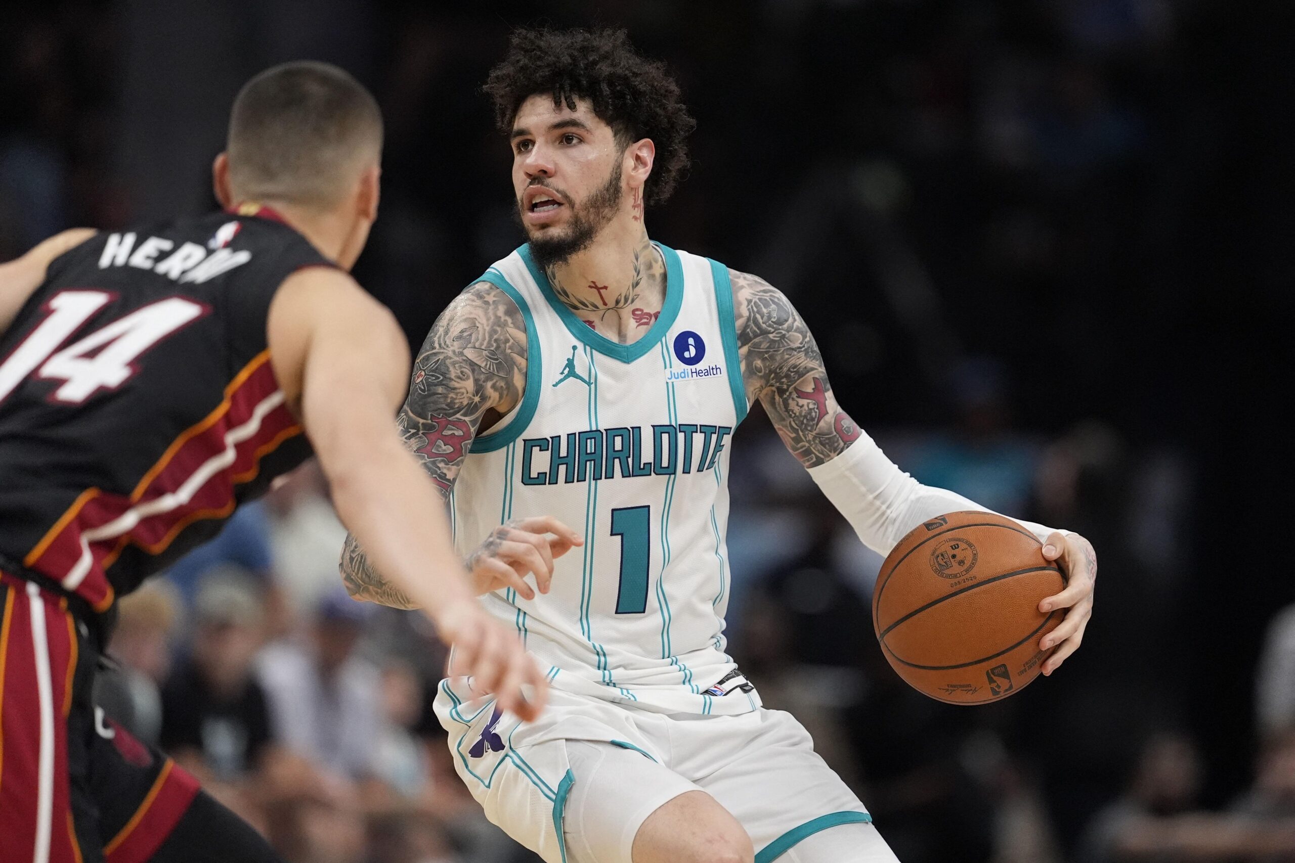 2026-04-15T030558Z_354221563_MT1USATODAY28730559_RTRMADP_3_NBA-PLAYOFFS-MIAMI-HEAT-AT-CHARLOTTE-HORNETS_2026_04_15_11_18_31.jpg
